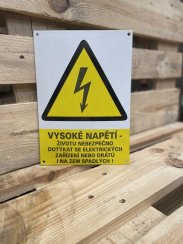 Smaltovaná cedule "Vysoké napětí"